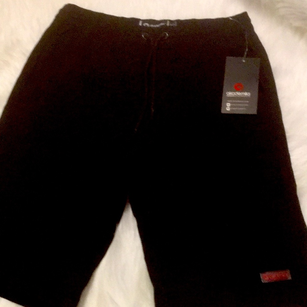 Akademiks black shorts